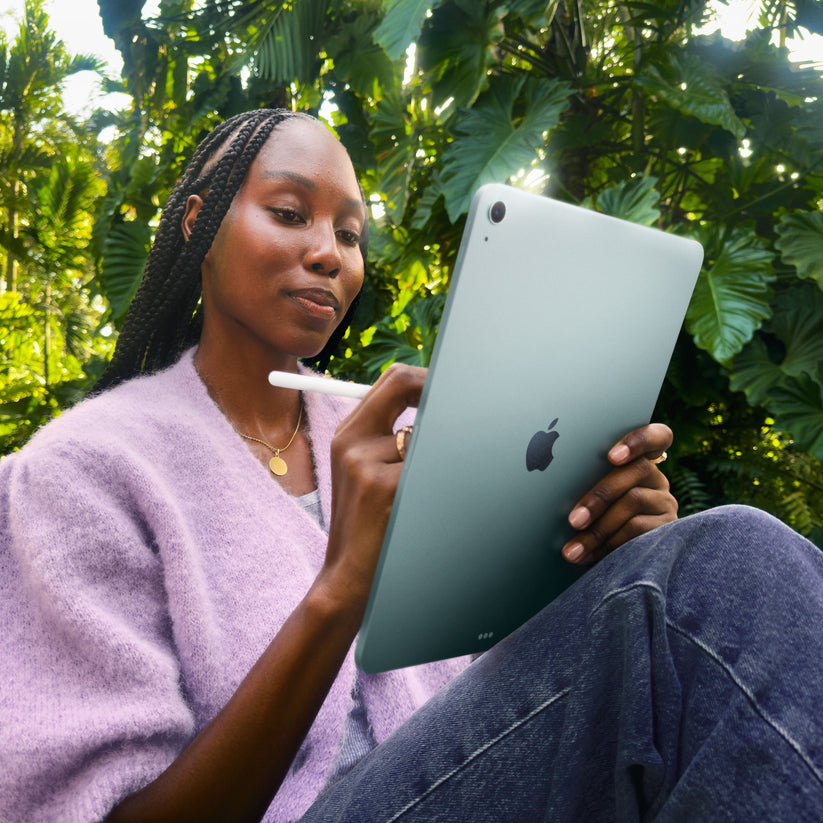 iPad_Air_11_Air_M4_Cellular_Purple_PDP_Image_Position_8__en-ME